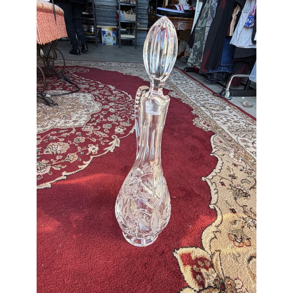 Vintage Cut Crystal Wine Decanter with Handle and Stopper Clear Glass Barware - Picture 3 of 5